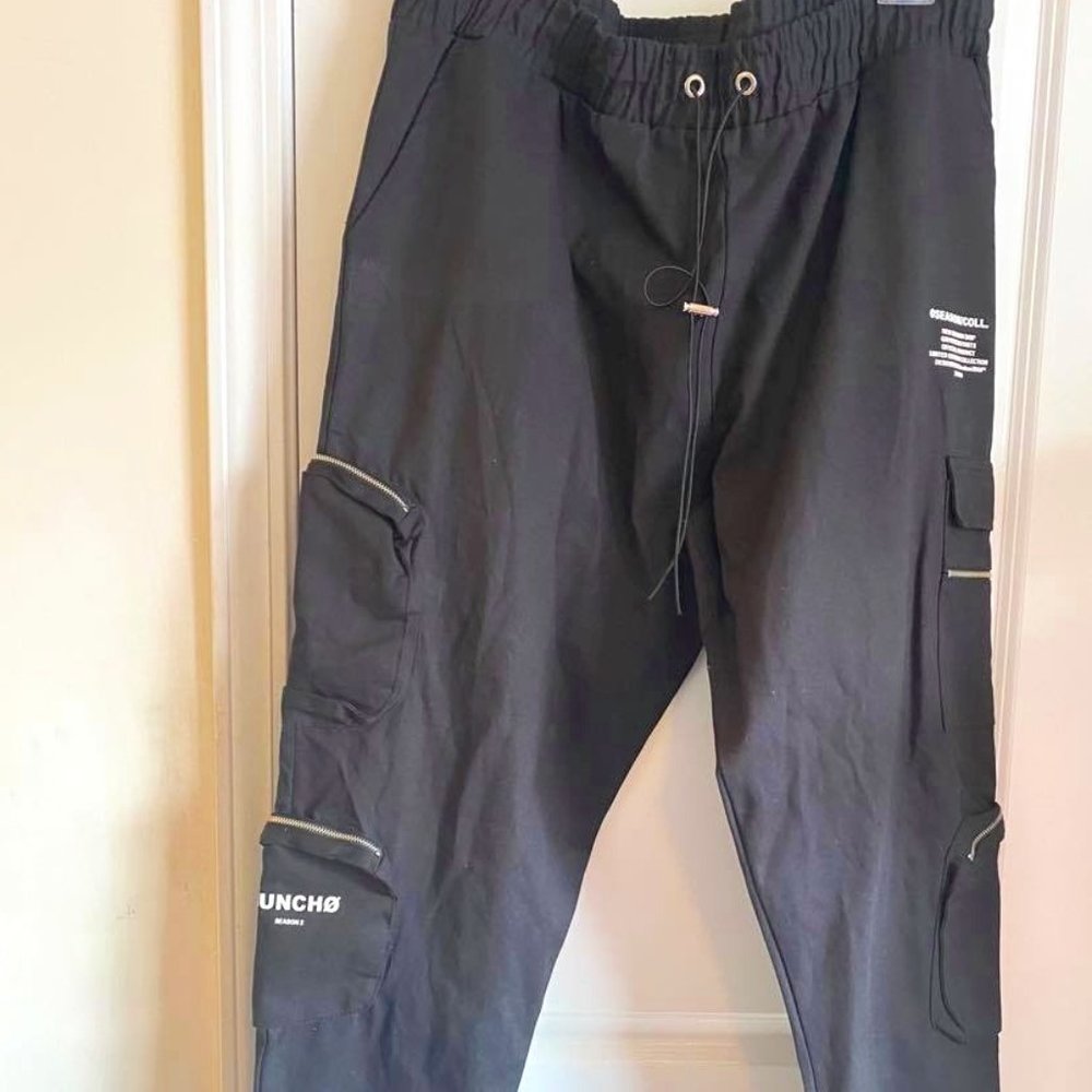 Boohoo NWT men's quavo black cargo pants size 5XL